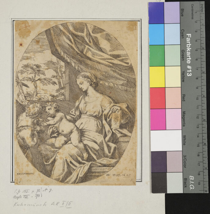 Maria mit dem Kinde auf dem Schoß, das den Johannes liebkost