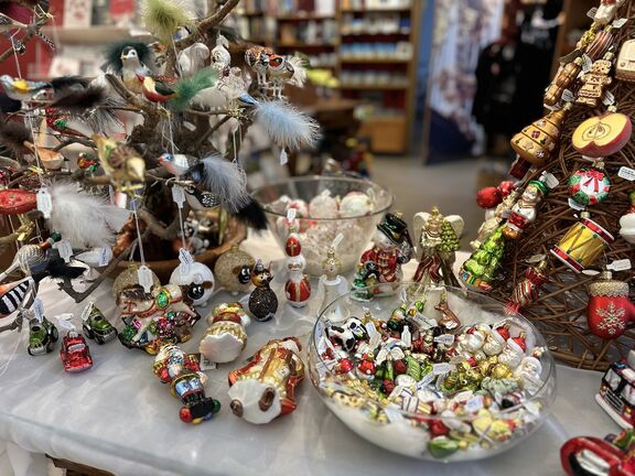 Weihnachtsprodukte im Stiftsladen Weihnachtsprodukte im Stiftsladen