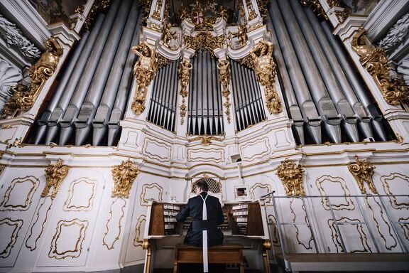 Chorherrenstift Stiftsorganist @Himmelbauer Chorherrenstift Stiftsorganist @Himmelbauer