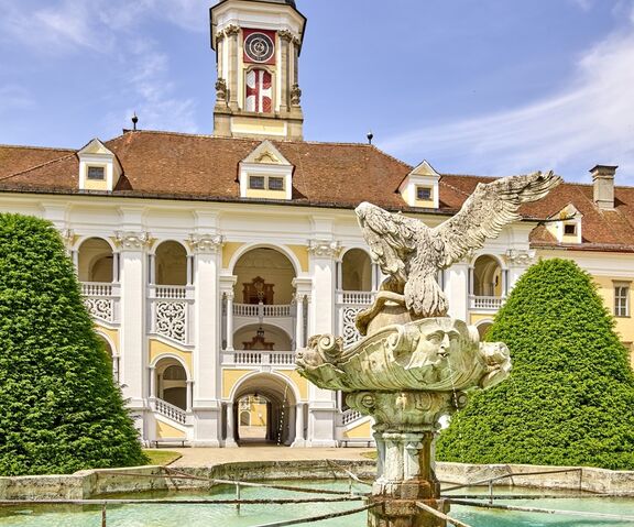 Innenhof Adlerbrunnen Pedagrafie