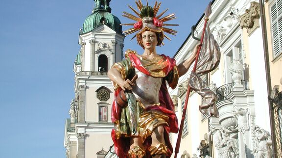 Stift St Florian Heiliger Florian Westfassade @Werner Kerschbaummayr