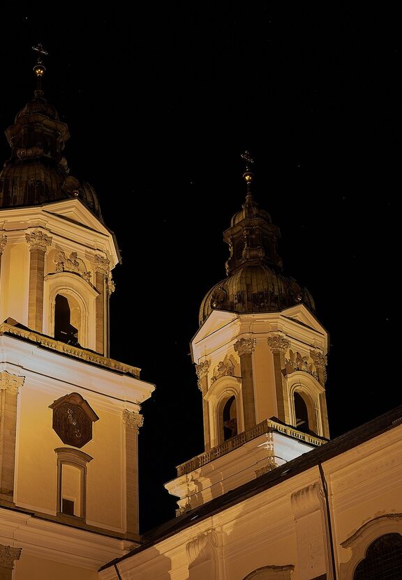 Stift St Florian Novizengarten Stiftstuerme Nacht @Andreas Etlinger