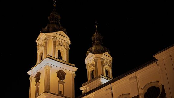 Stift St Florian Novizengarten Stiftstuerme Nacht @Andreas Etlinger