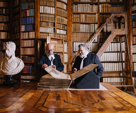 Chorherrenstift Bibliothek Ehrl und Kritzinger ©Himmelbauer Chorherrenstift Bibliothek Ehrl und Kritzinger ©Himmelbauer