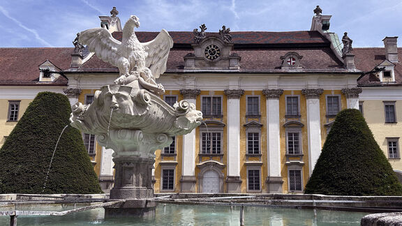 Stift St Florian Adlerbrunnen ©Stift St Florian